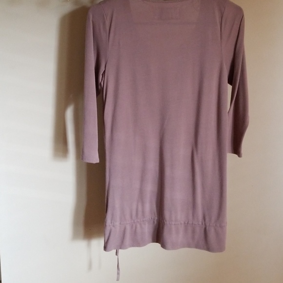 Womens Ambercrombie & Fitch Top SOLD OUT - Picture 2 of 4